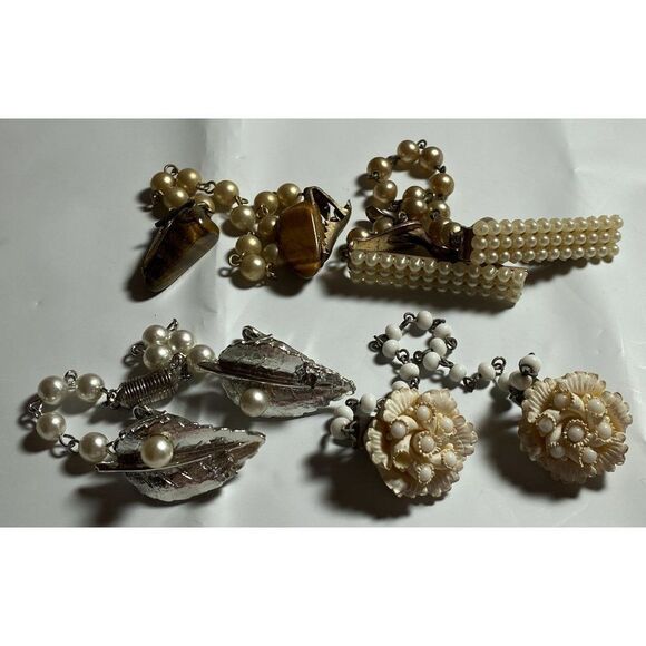 Vintage Sweater Clips 1950's 4-Pieces Pearl Leaf Celluloid Tiger Eye Pearl Bars - Picture 7 of 7